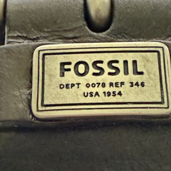 Fossil Black Leather Belt Silvertone Buckle Mens Size 40 Business Casual - Picture 4 of 12